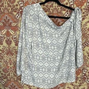 NWT BANANA REPUBLIC FACTORY L off shoulder lightweight blacks and white blouse